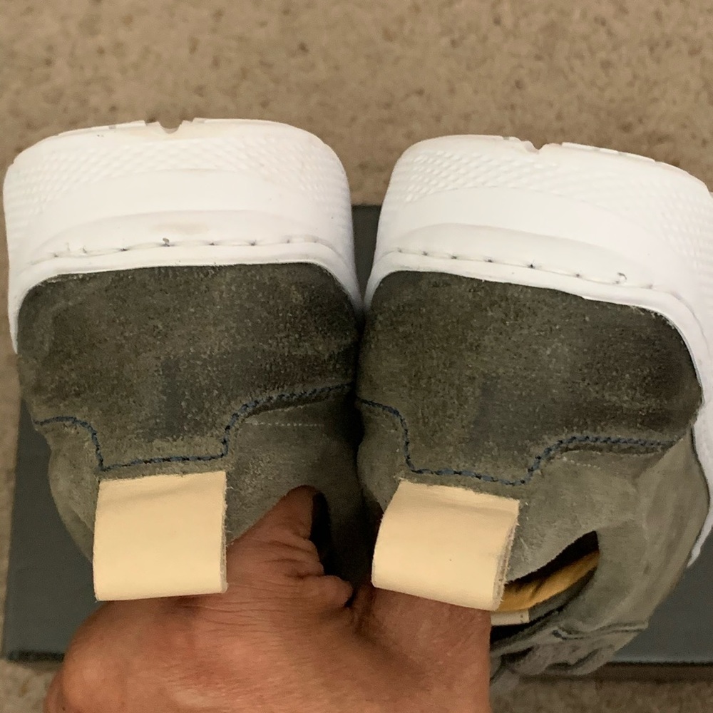 Sneakers - Picture 4 of 5